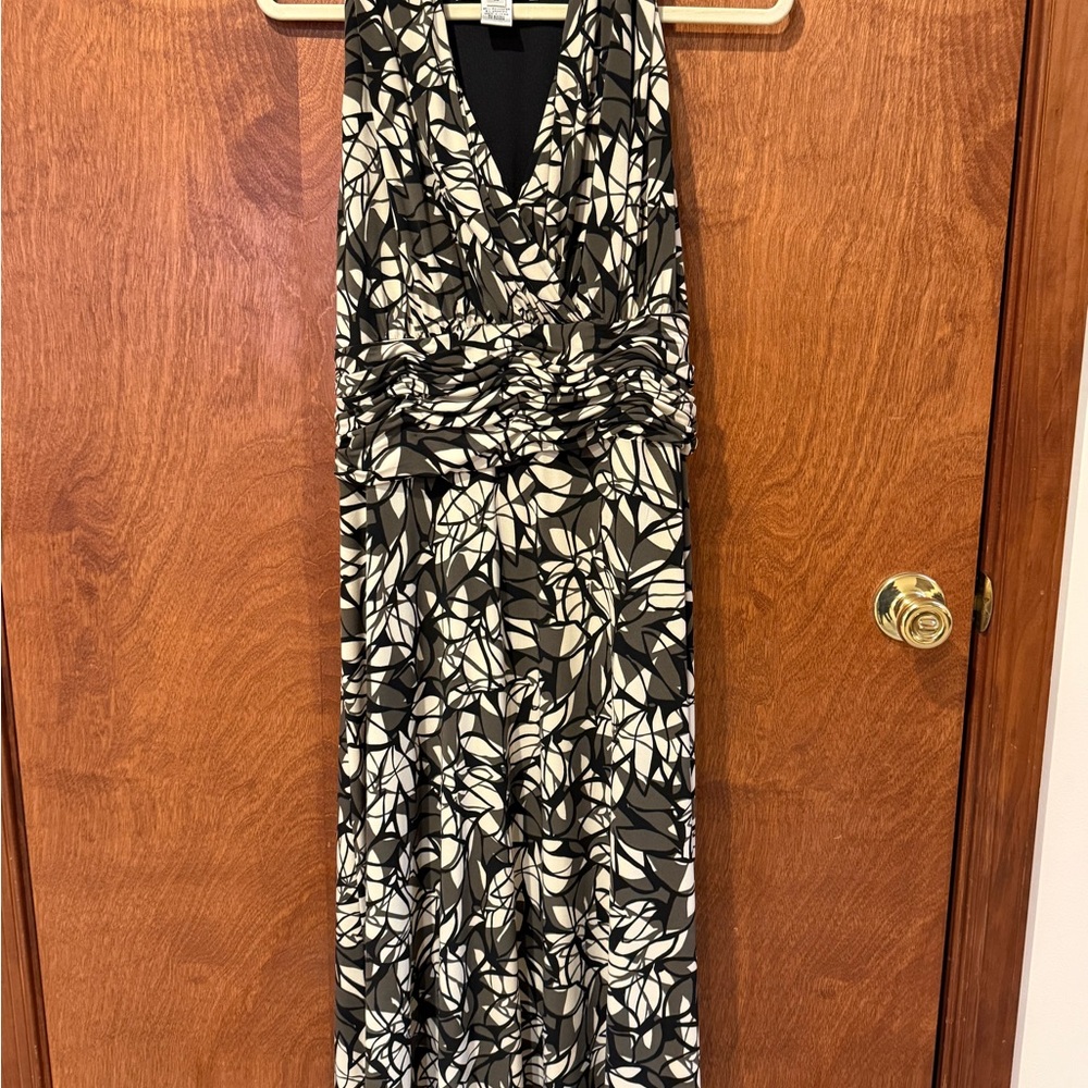 Evan Picone Black and White Leaf Print Maxi Dress